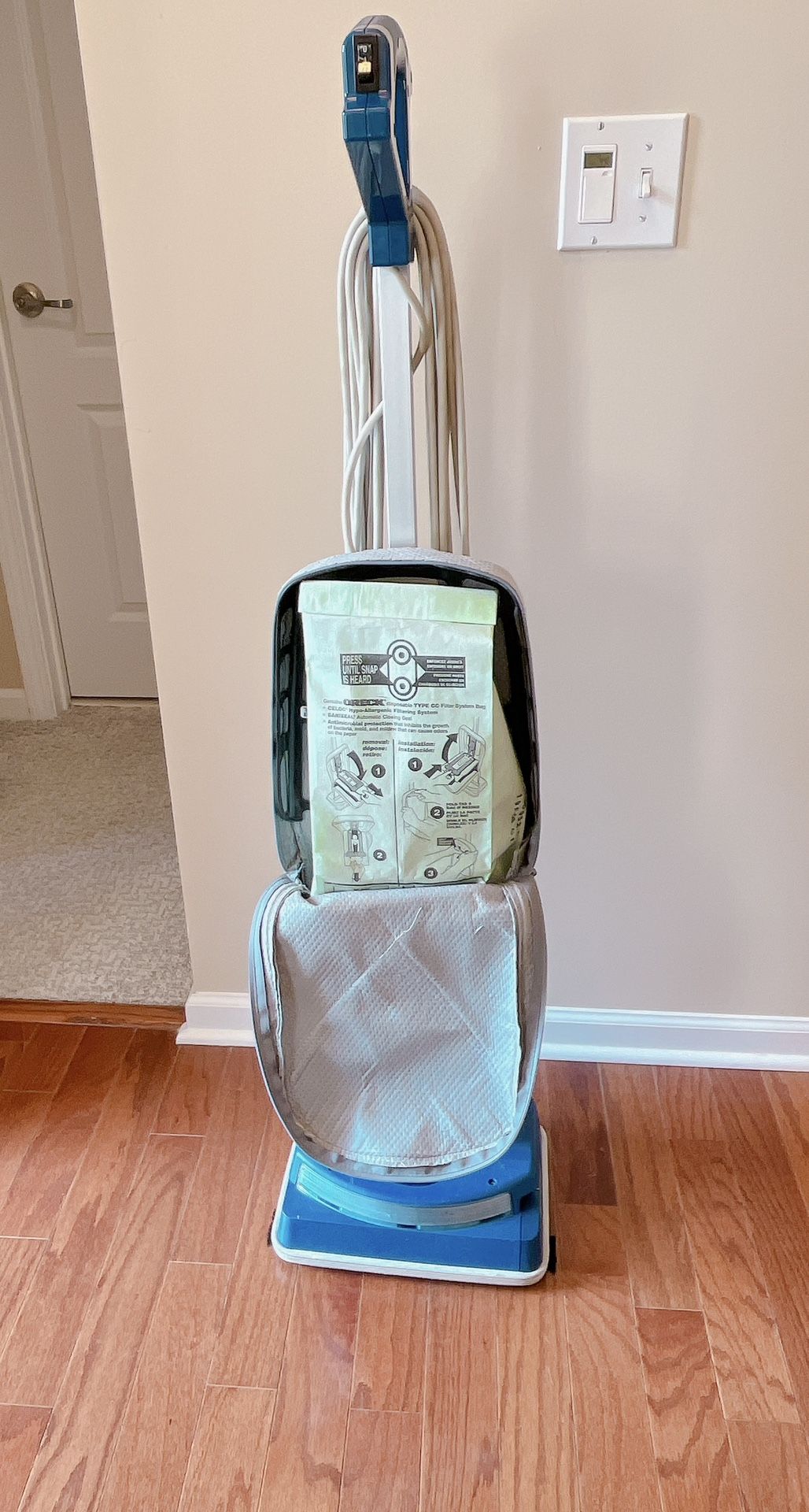 Oreck XL Upright Vacuum Cleaner for Sale in Charlotte, NC - OfferUp