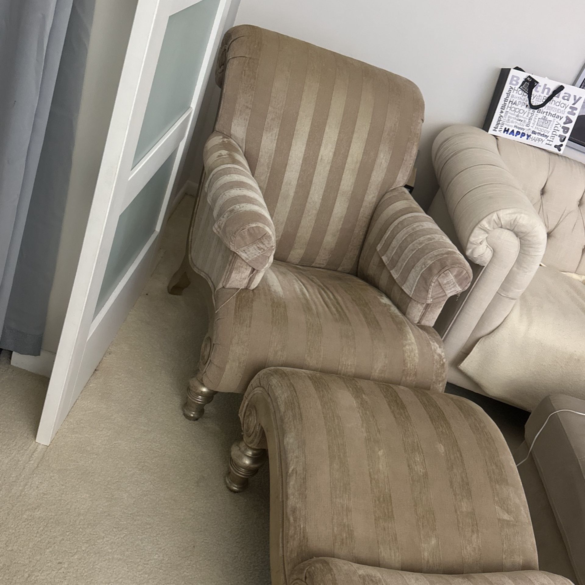 Chair With Foot Rest