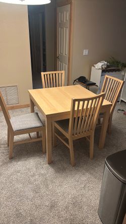 Extendable Wooden Dining Table and Chairs