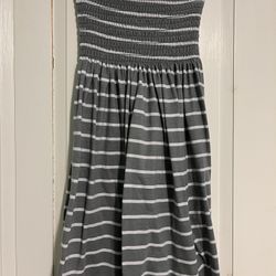 Ladies Sleeveless Summer Dress - Size Medium