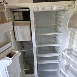 KENMORE  SISE BY SIDE Refrigerator