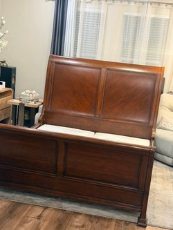 Cal king mattress + Bedframe