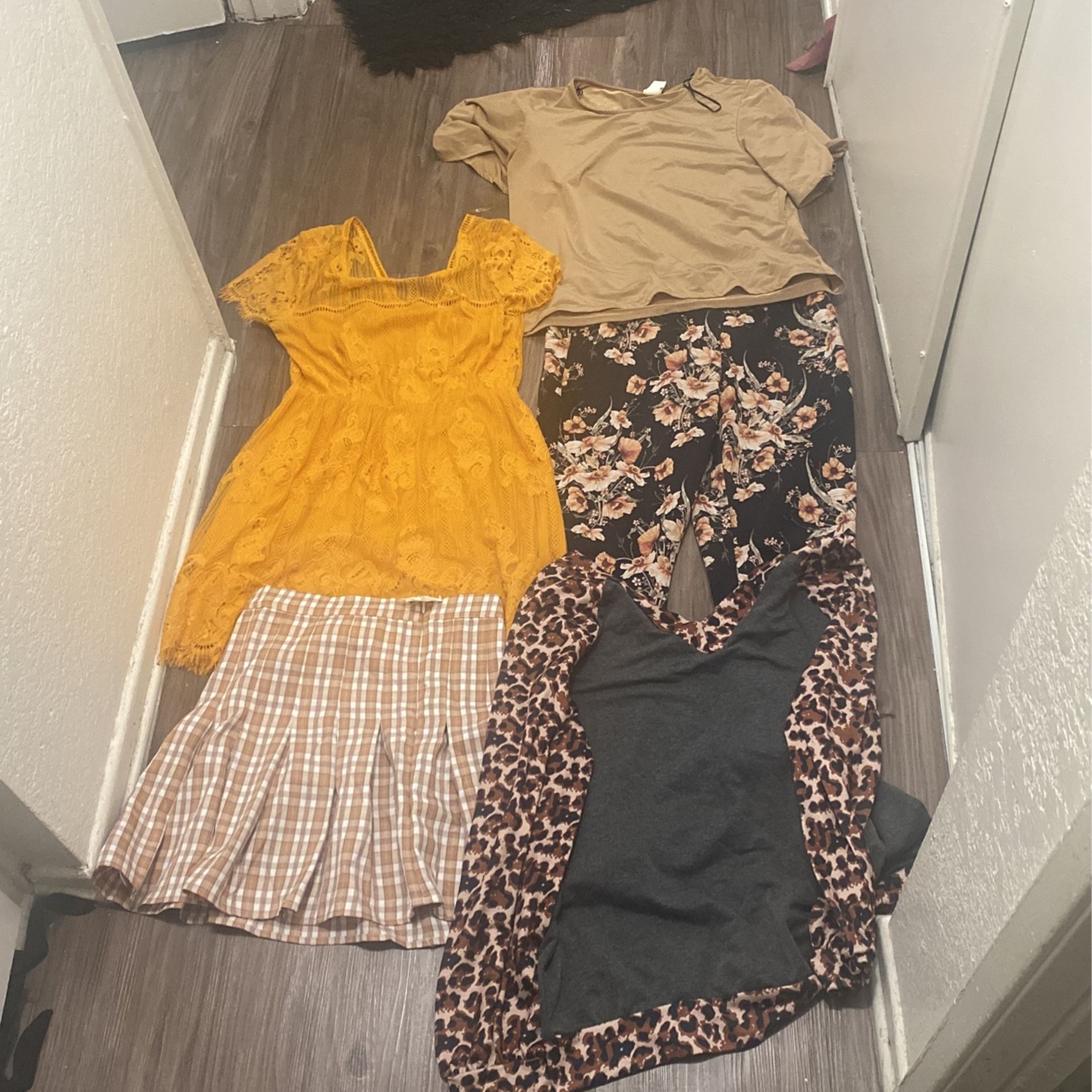 Women’s Clothes 