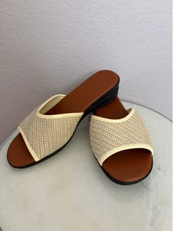 Ladies Slip on Sandals Size 7