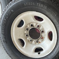 Set De Llantas Para Auto  De Ocho Agujeros Buen Estado 