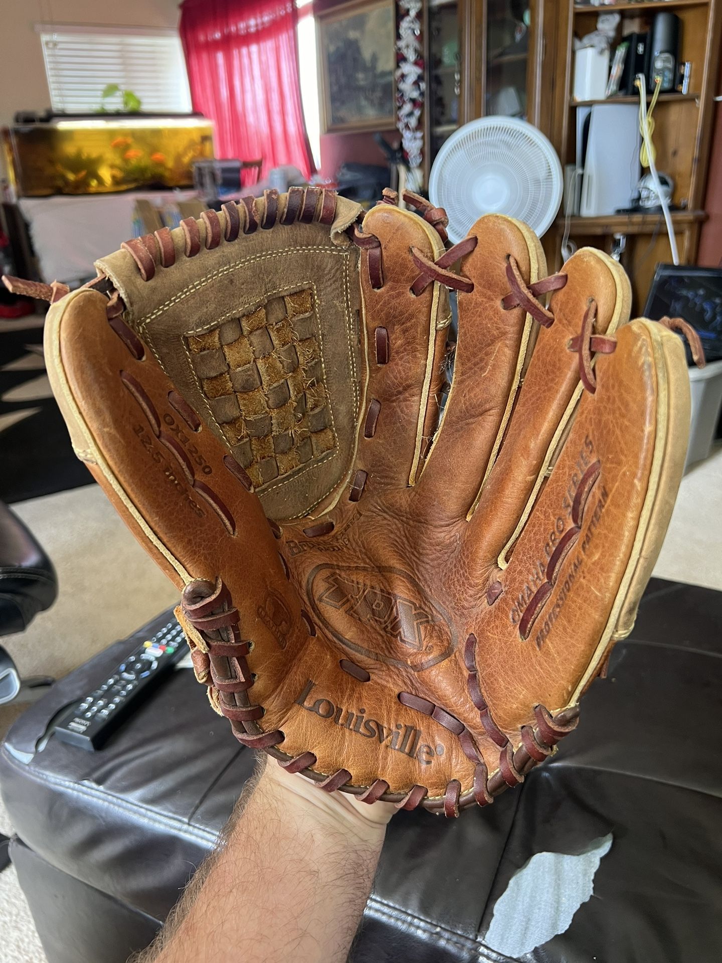 Louisville Slugger TPX Omaha Pro Series Model OX1250 12.5" Baseball Glove RHT Right Right Handed Thrower Also Have 13”