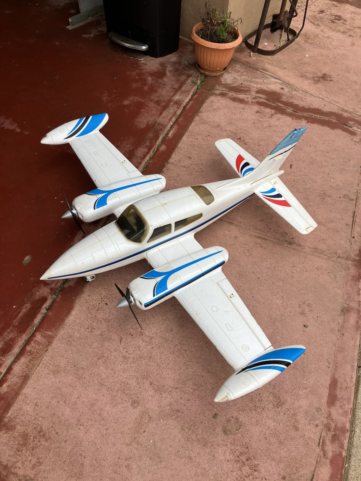 Grand Cruiser Cessna 310 Rc Airplane