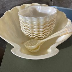 Clamshell Service Dish Serving Set