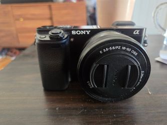 Sony A6000 with lense