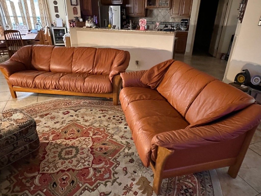 Ekornes Stressless Scandinavian Leather Sofa & Loveseat