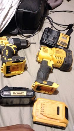 DeWalt 20V Brushless Drill Set and flashlight with Batteries pack and Charger