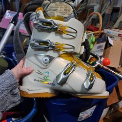 Head Dream 10 Thang Women’s Ski Boots Mondo 24.0/24.5