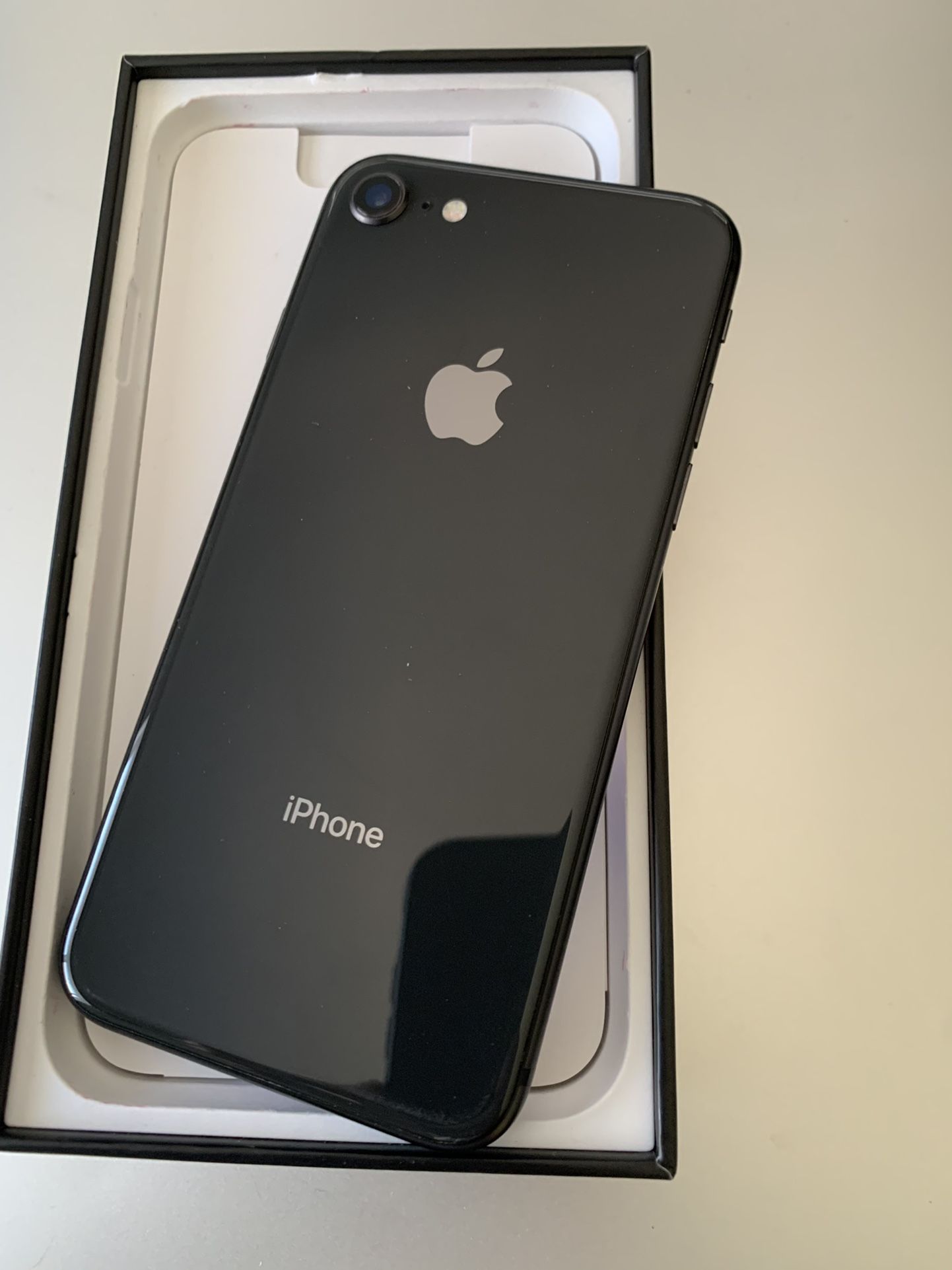 Iphone 8 Jet Grey 64GB ANY CARRIER