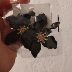 Flower Shape Earring 