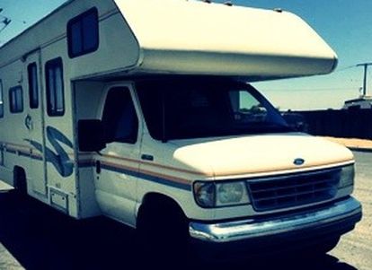Photo Runs and drives down the road smoothly1995 FLEETWOOD JAMBOREE SEARCHER 24FT