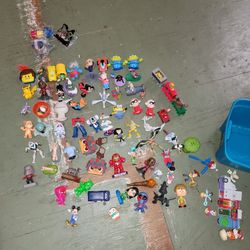 90 McDonald's Toys