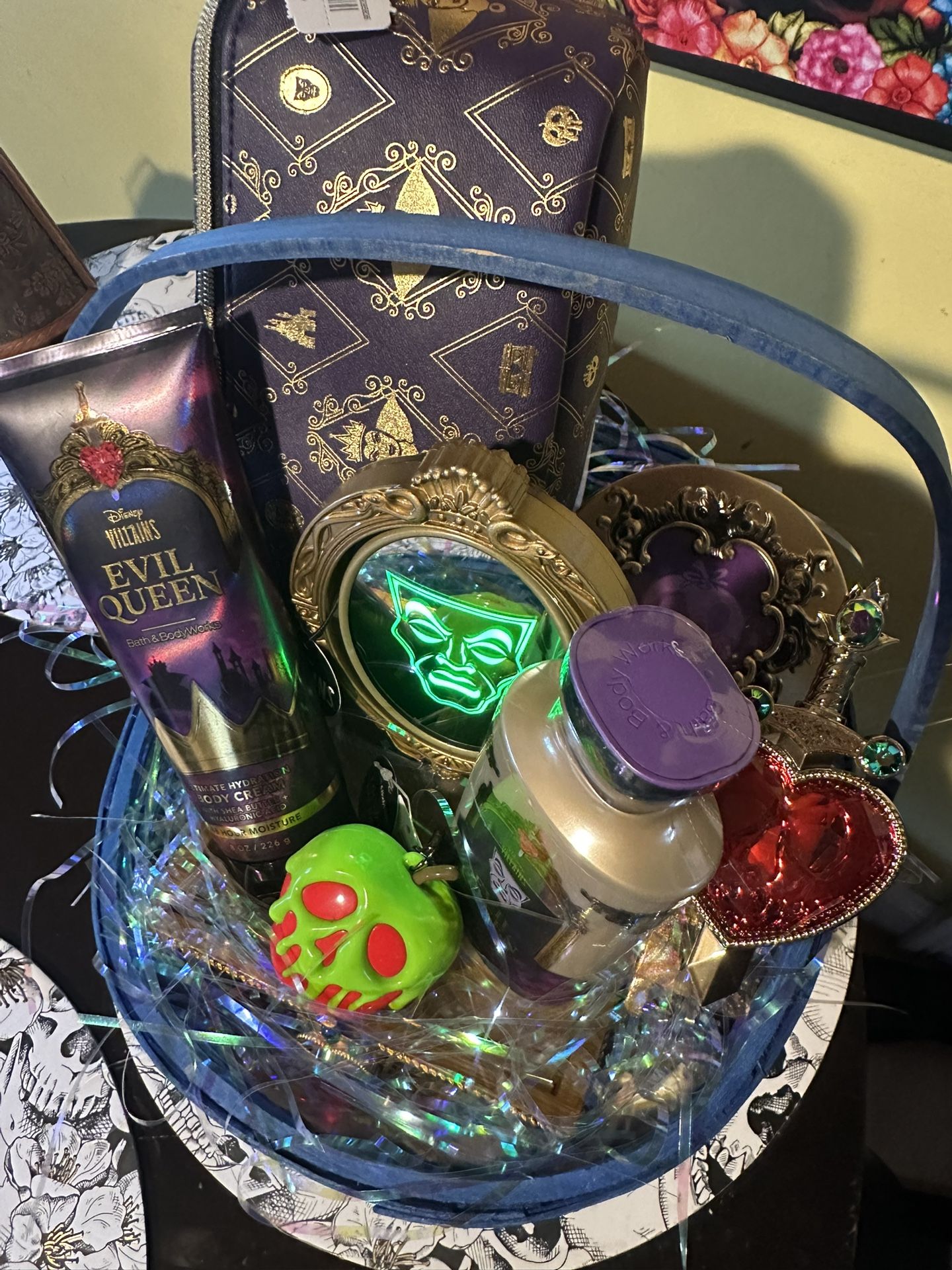 Licensed Disney Evil Queen Bath and Body Works Deluxe Gift Basket