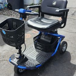 MOBILITY SCOOTER