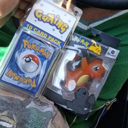 Pokémon Card With Acrion Figure Charmander