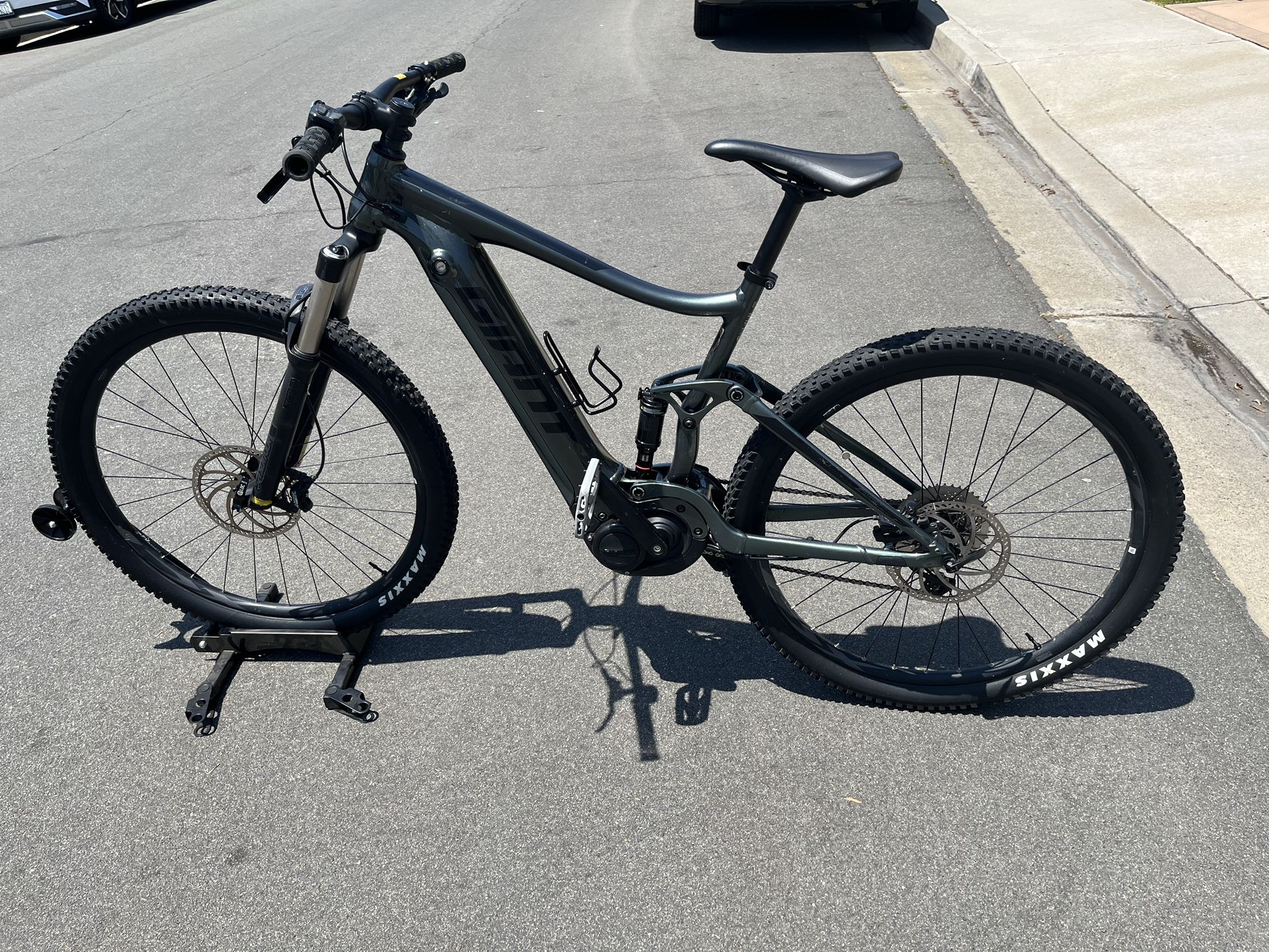Giant Stance E+ 2 e-bike electric mountain bike