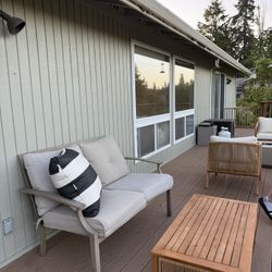 Loveseat 
