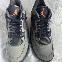 Jordan 4 Undefeated 10.5 