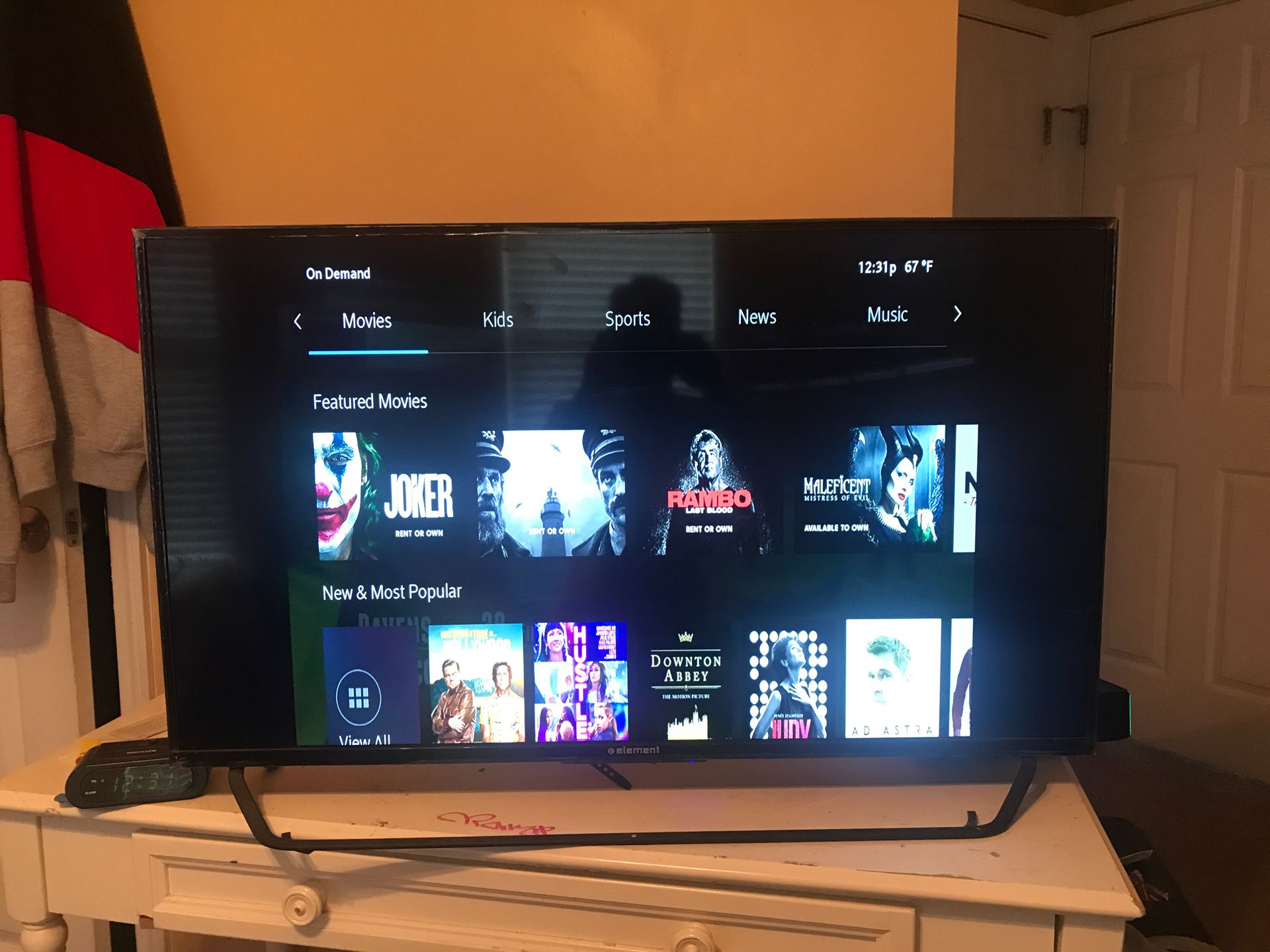 40 inch element tv with apps