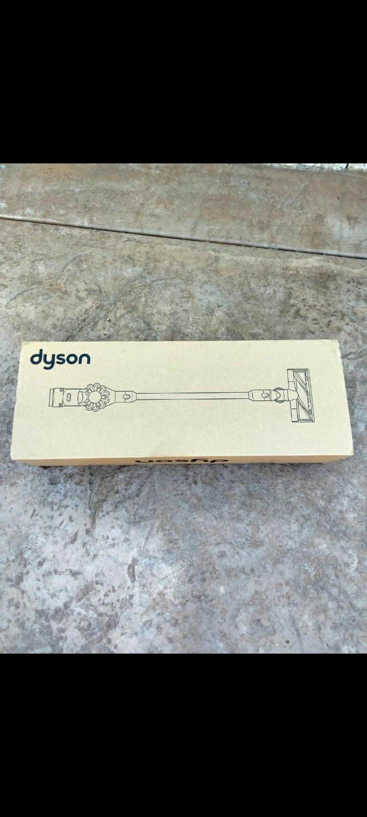 Dyson V8 Vacuum New