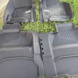 Floor mats 