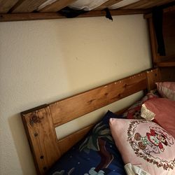 Kids Twin Beds / Bunk Beds