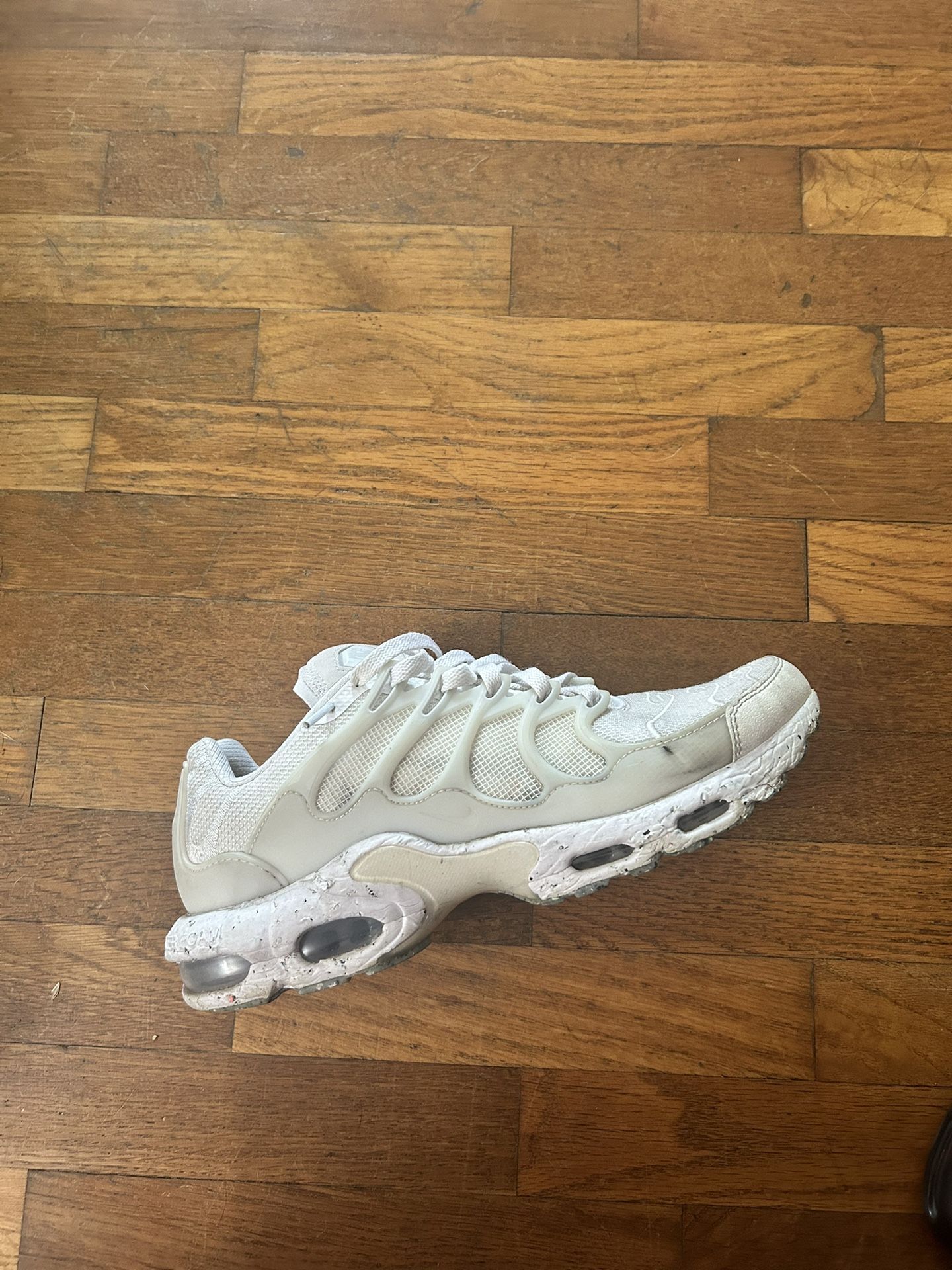 White Nike Airmax Terrascape