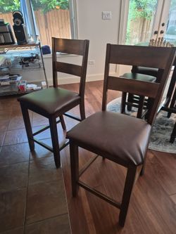 Barstools counter height