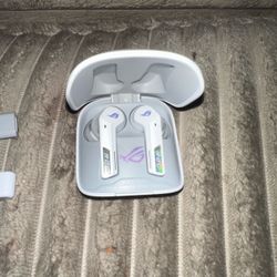 ASUS ROG True Wireless Earbuds with Case