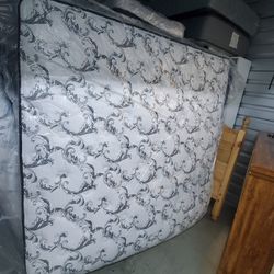 Eastern King Mattress With Spring 250