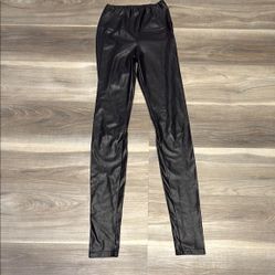 Aritzia Wilfred free vegan Leather Leggings size XS
