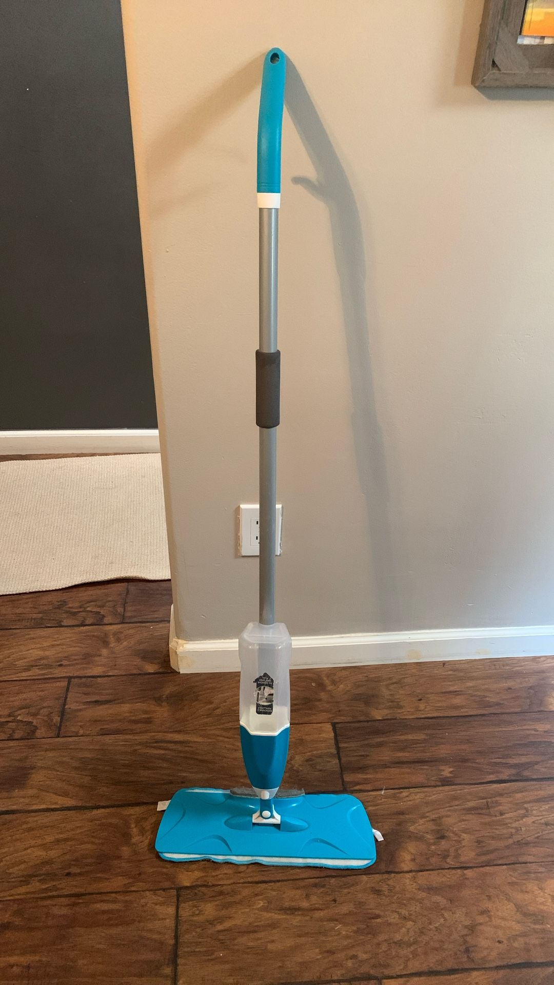 Reusable / Refillable Squirt Mop.