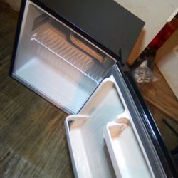 Mini Fridge Ice Cold💨❄️