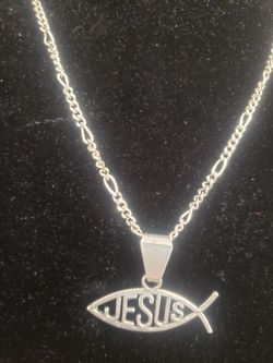 Silver 9.25 Jesus Pendent  With Chain 