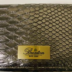 Buxton Womens Clip Close Wallet