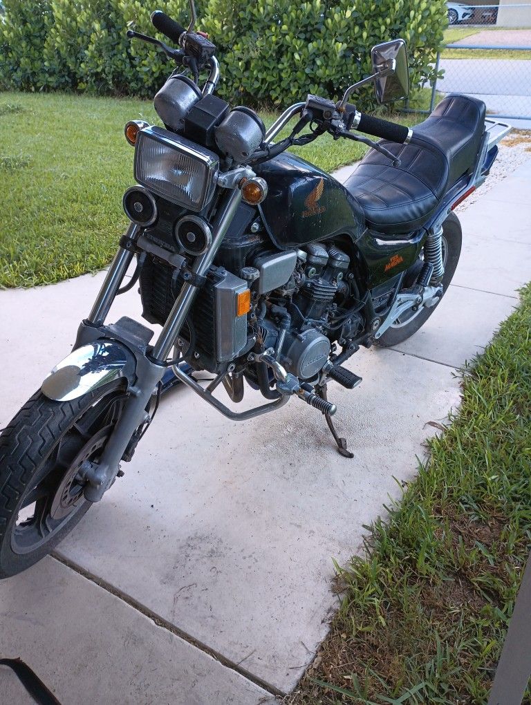 1983 Honda Magna v65 1100
