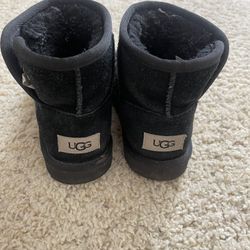 UGG Kids Size 1