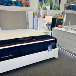 ⭐️Memorial Day Pre Sale⭐️Stunning White Lacquer 5pc Bedroom Furniture Set With LED Lighting $1499