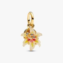 Disney Tangled Sundrop Flower Glow-in-the-dark Charm
14k gold plating