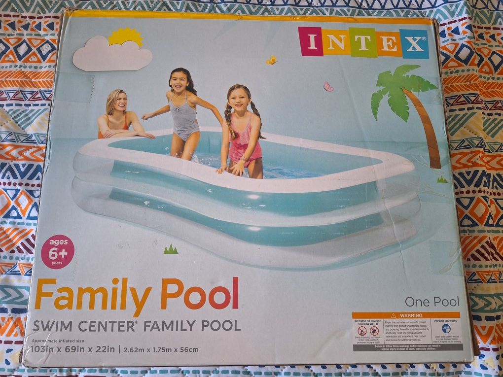 Swim Center Family Pool for 2-3 Kids, Backyard Splash Pool 6+ Years Old 103" x 69" x 22 NEW