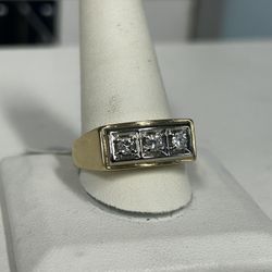 10kt Diamond Ring 