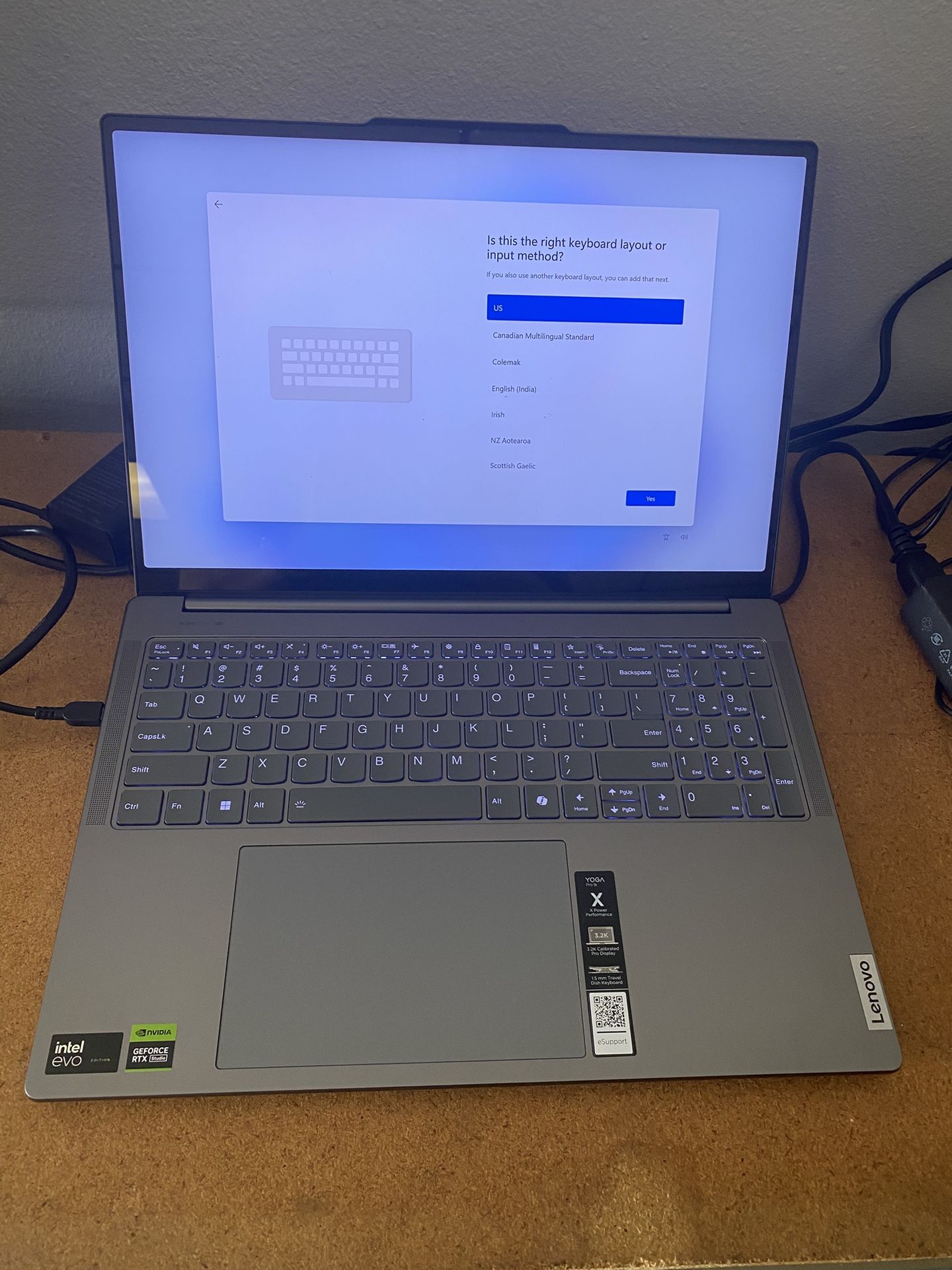 2024 Gaming/workstation Lenovo Yoga Pro 9i 16” 3.2k Touch Core Ultra 9 185h. 32gb. Ddr5, 1tb. Nvdia Rtx 4050