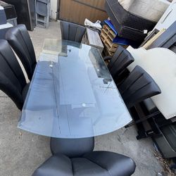 Comedor de 6 sillas  de piel sintética