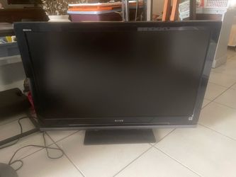 SONY TV working perfectly fine. 40.5” x 28”