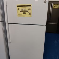 $650 Refrigerator For Your Cakes& Pizzas.