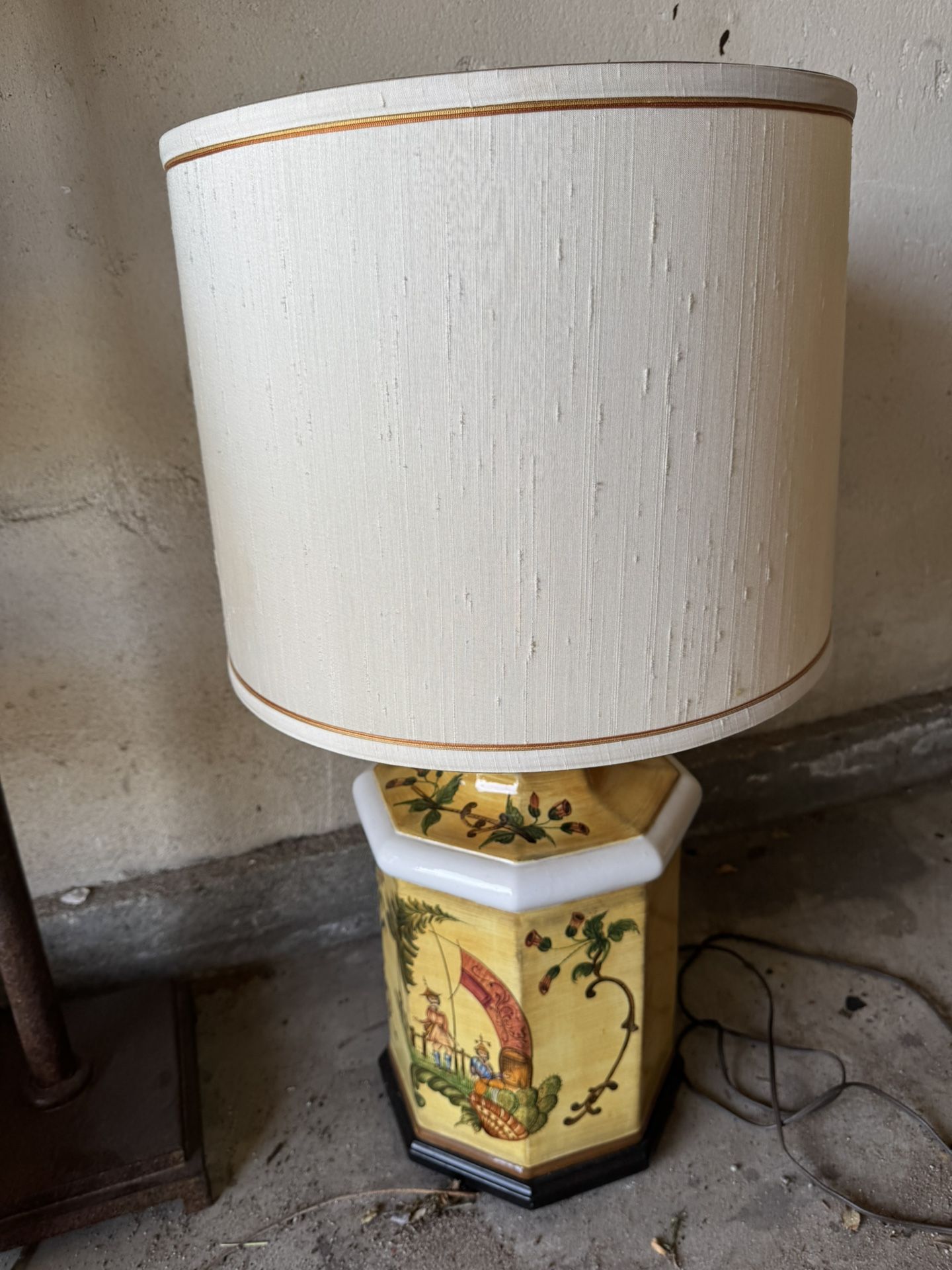 Mid Century English Hand Painted Yellow Ceramic Chinoiserie Table Lamp